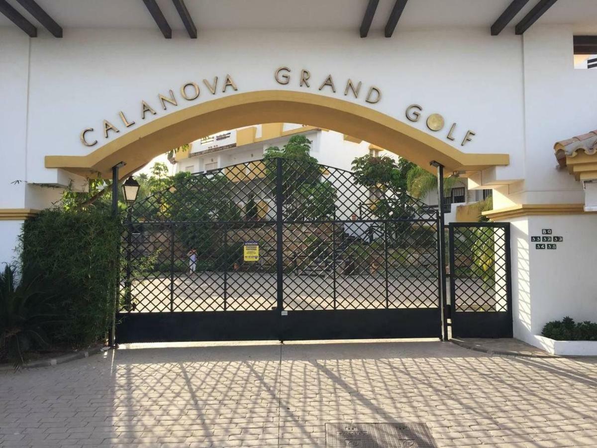 Calanova Sunny Apartment Михас Екстериор снимка