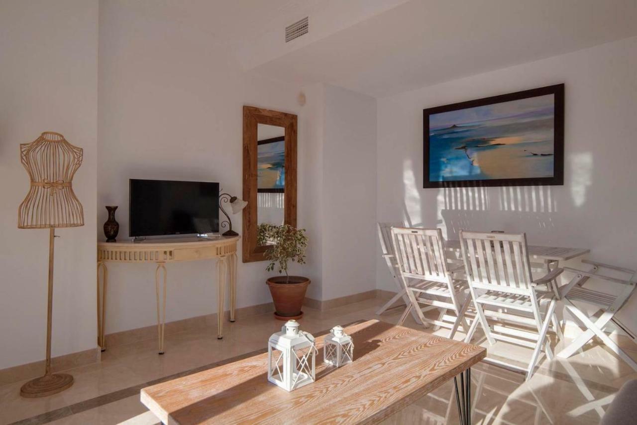 Calanova Sunny Apartment Михас Екстериор снимка